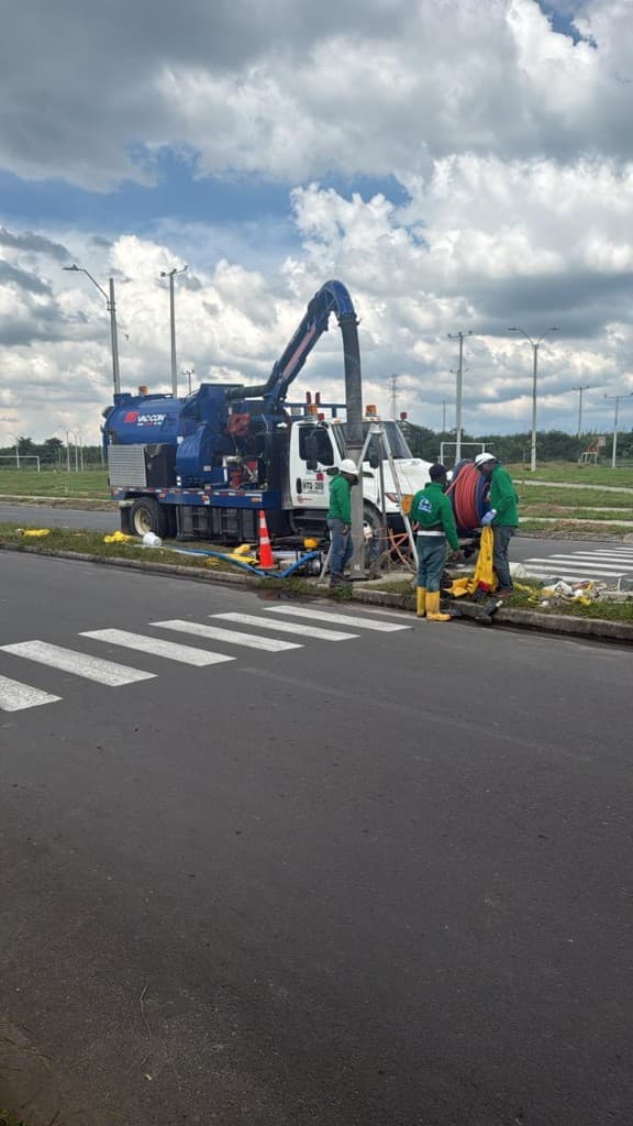 Emergencias hidrosanitarias 24/7: ¿Qué hacer ante una inundación o taponamiento?